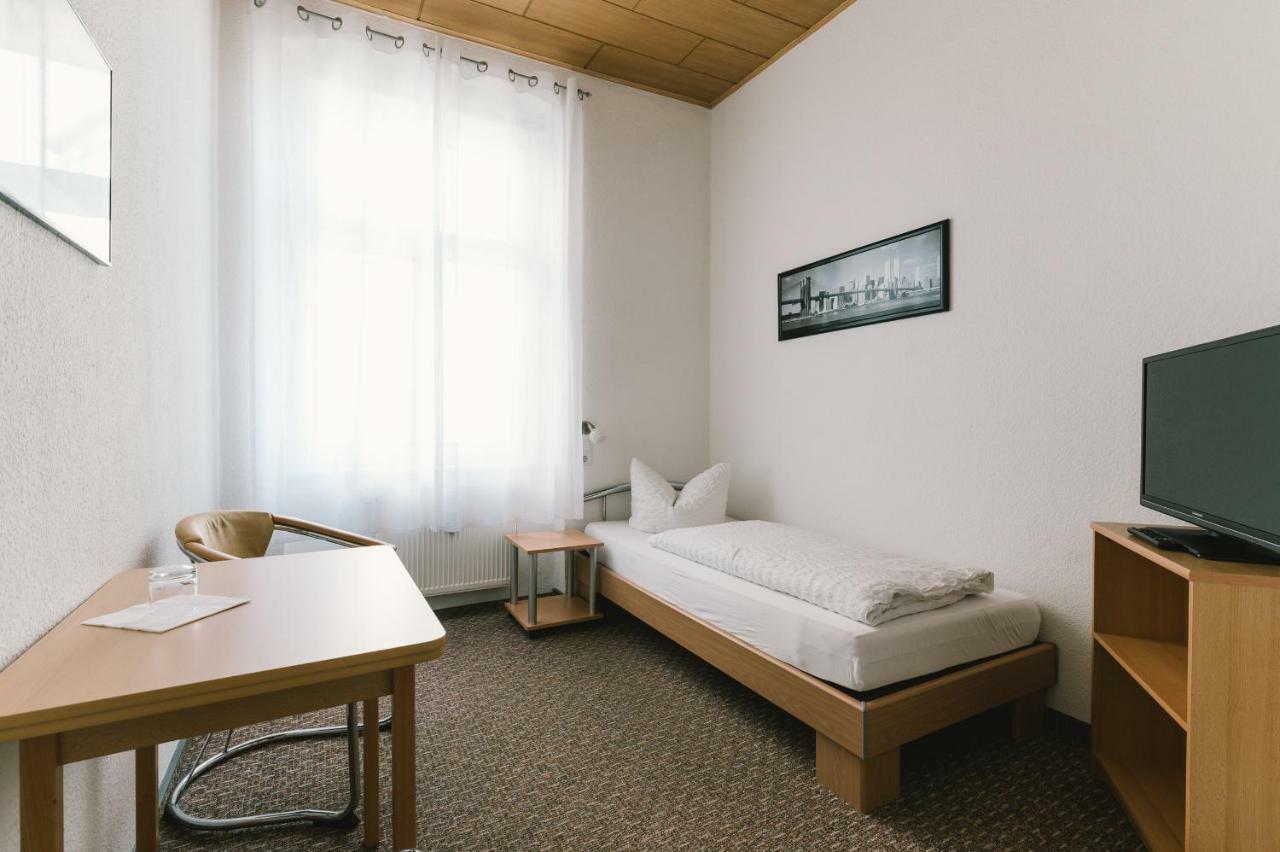 Menzels Pension Drehscheibe Görlitz Buitenkant foto